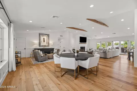 Dining - 5625 Exeter Blvd, Phoenix, AZ 85018 photo 4 of 4