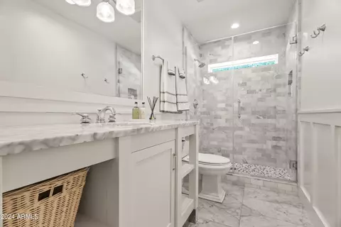 Bath - 5625 Exeter Blvd, Phoenix, AZ 85018 photo 8 of 9