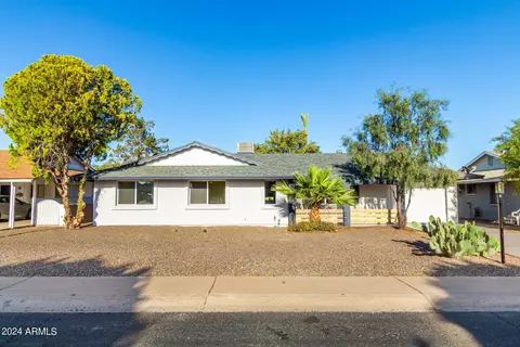 11437 N Coggins Dr, Sun City, AZ 85351