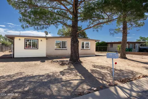 712 Skyline Dr, Huachuca City, AZ 85616