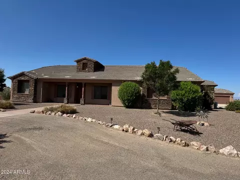 376 N Iron Horse Dr, Coolidge, AZ 85128