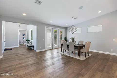 210 E Ashwood Pl, Phoenix, AZ 85012 photo 9