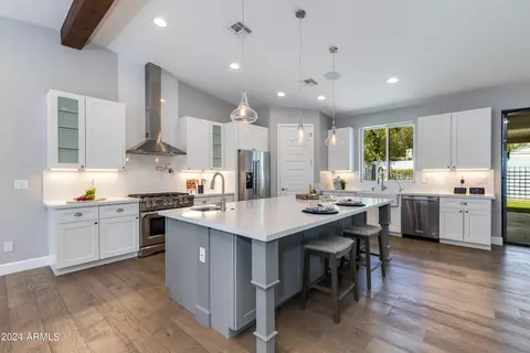 210 E Ashwood Pl, Phoenix, AZ 85012 photo 10