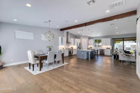 210 E Ashwood Pl, Phoenix, AZ 85012 photo 6