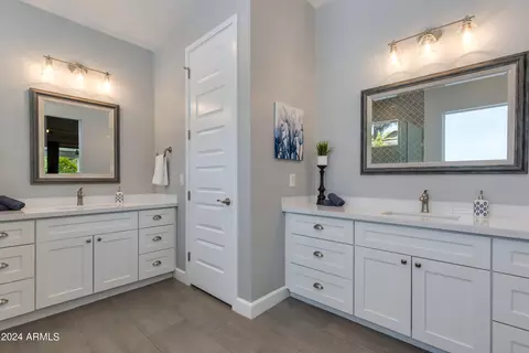 210 E Ashwood Pl, Phoenix, AZ 85012 photo 32