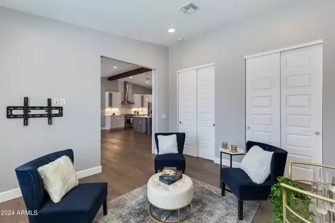 210 E Ashwood Pl, Phoenix, AZ 85012 photo 20