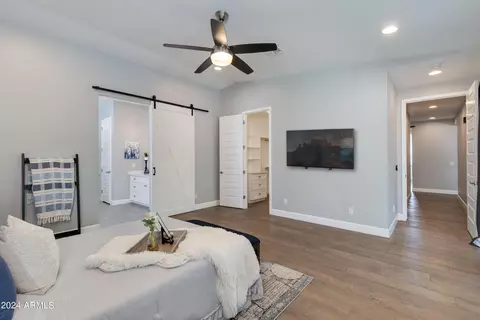 210 E Ashwood Pl, Phoenix, AZ 85012 photo 25