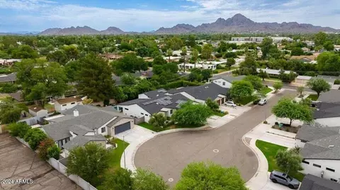 210 E Ashwood Pl, Phoenix, AZ 85012 photo 4
