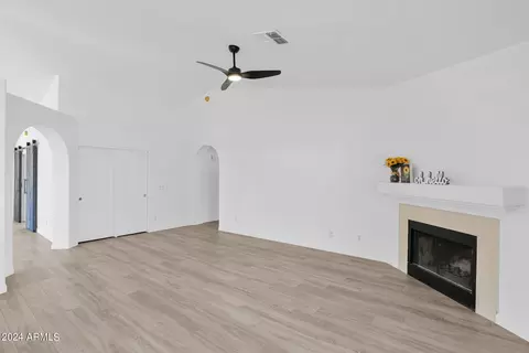 826 N N Frst, Mesa, AZ 85203 photo 16