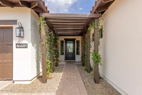 7659 E Knoll St, Mesa, AZ 85207 photo 3