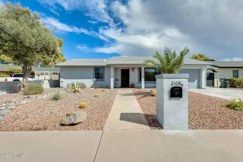 2108 W Danbury Rd, Phoenix, AZ 85023 photo 2