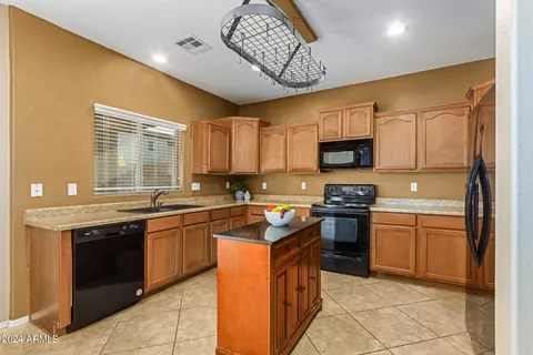 1577 E Hopkins Rd, Gilbert, AZ 85295 photo 8