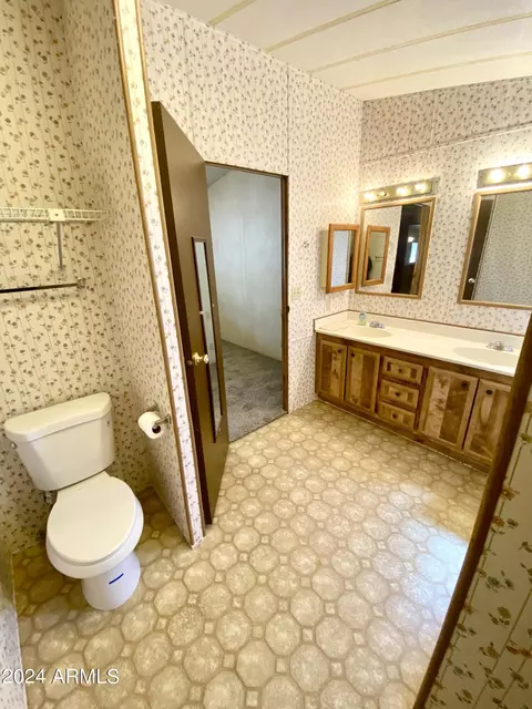 2925 E Sequoia Dr, Phoenix, AZ 85050 photo 11