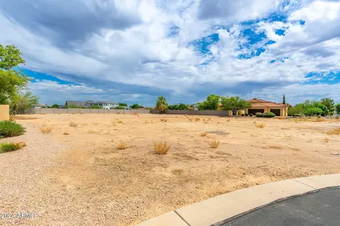 2254 E Sanoque Ct #6, Gilbert, AZ 85298 photo 2