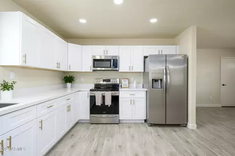 8310 N 30th Dr, Phoenix, AZ 85051 photo 10