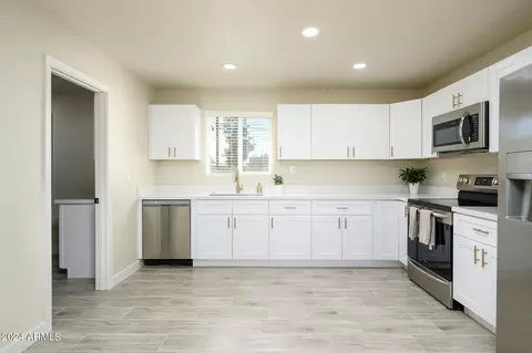 8310 N 30th Dr, Phoenix, AZ 85051 photo 9