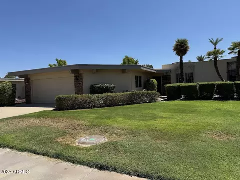 10557 W Pineaire Dr, Sun City, AZ 85351