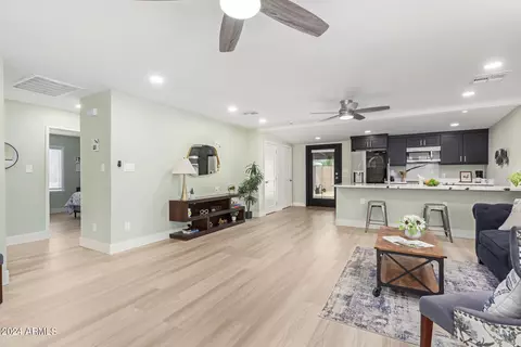 1002 E Pierson St, Phoenix, AZ 85014 photo 2