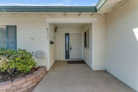 8537 E Jackrabbit Rd, Scottsdale, AZ 85250