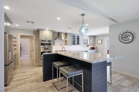 341 E Wagon Wheel Dr, Phoenix, AZ 85020 photo 9
