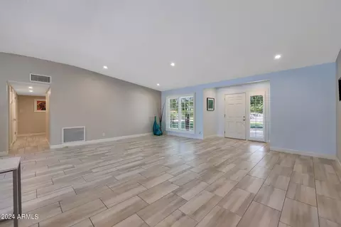 341 E Wagon Wheel Dr, Phoenix, AZ 85020 photo 7