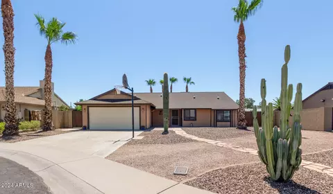 5907 W Manzanita Dr, Glendale, AZ 85302