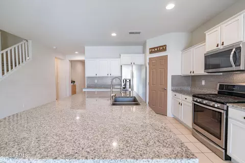 Kitchen - 11040 E Tumbleweed Ave, Mesa, AZ 85212 photo 3 of 5