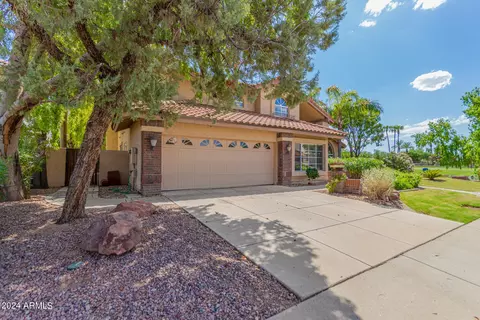 5891 W Del Lago Cir, Glendale, AZ 85308