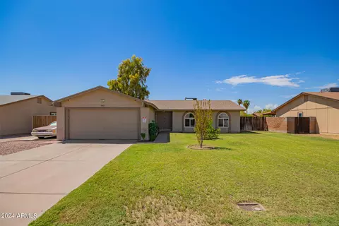 9422 N 70th Dr, Peoria, AZ 85345