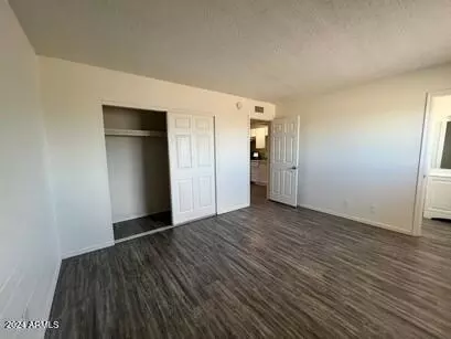 720 E Siesta Dr, Phoenix, AZ 85042 photo 8