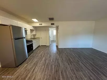 720 E Siesta Dr, Phoenix, AZ 85042 photo 4