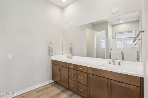 Bath - 10139 E Toledo Ave, Mesa, AZ 85212 photo 2 of 5