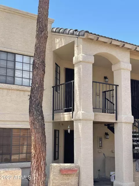 925 S Longmore St #220, Mesa, AZ 85202