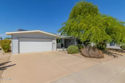 10010 W Tarrytown Ave, Sun City, AZ 85351