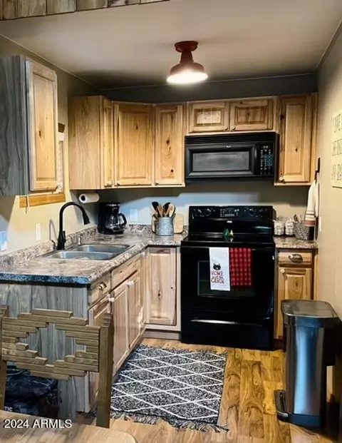 3335 Little Pine Dr, Overgaard, AZ 85933 photo 6