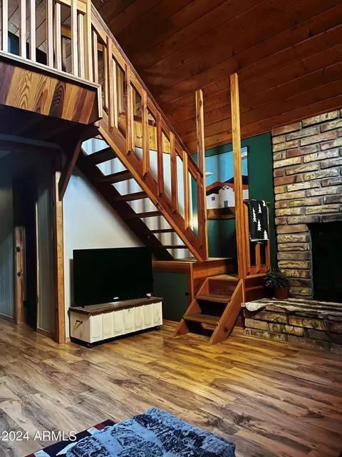 3335 Little Pine Dr, Overgaard, AZ 85933 photo 4