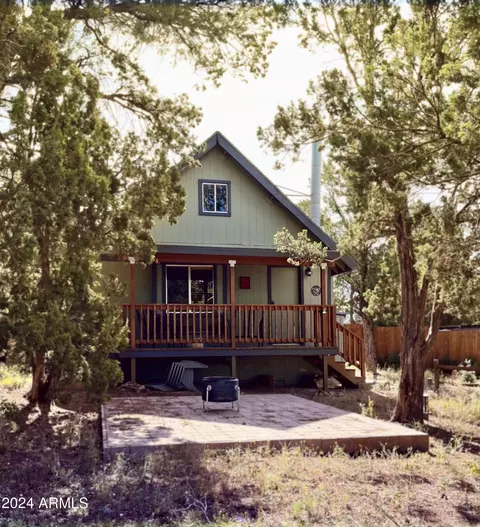 3335 Little Pine Dr, Overgaard, AZ 85933
