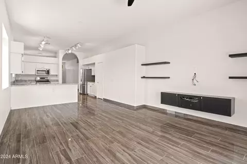 4247 E Tether Trl, Phoenix, AZ 85050 photo 11