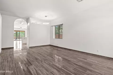 4247 E Tether Trl, Phoenix, AZ 85050 photo 4