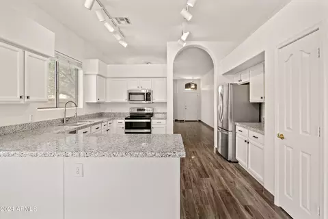 4247 E Tether Trl, Phoenix, AZ 85050 photo 6