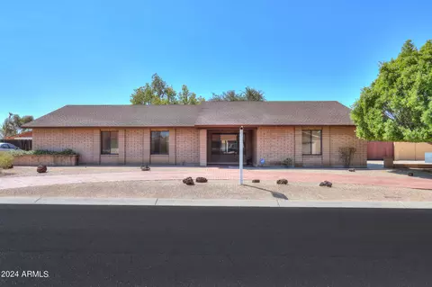 2949 W Morrow Dr, Phoenix, AZ 85027
