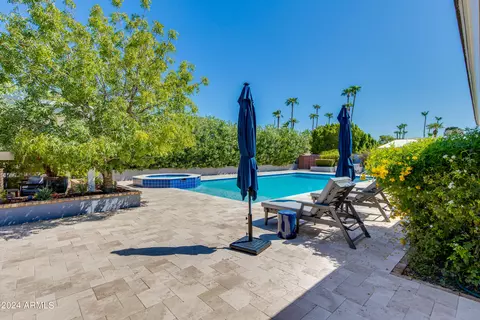 Exterior - 2214 E Bethany Home Rd, Phoenix, AZ 85016 photo 9 of 15