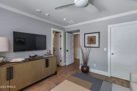 Entry Way - 2214 E Bethany Home Rd, Phoenix, AZ 85016 photo 3 of 4