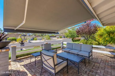 Exterior - 2214 E Bethany Home Rd, Phoenix, AZ 85016 photo 3 of 15