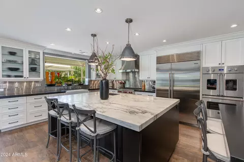 Kitchen - 2214 E Bethany Home Rd, Phoenix, AZ 85016 photo 1 of 10