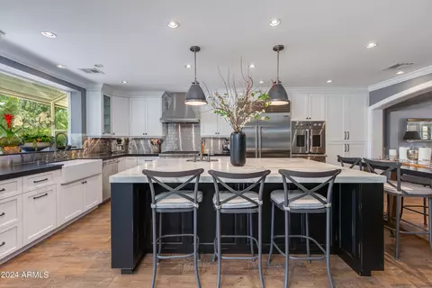 Kitchen - 2214 E Bethany Home Rd, Phoenix, AZ 85016 photo 5 of 10