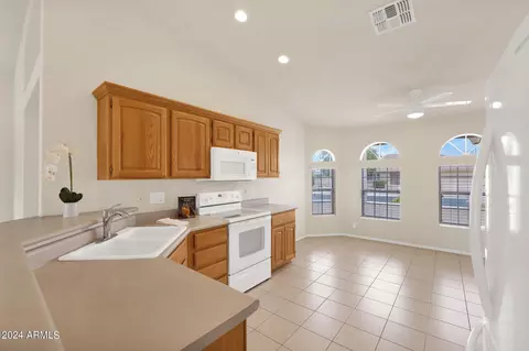 11513 E Navarro Ave, Mesa, AZ 85209 photo 3