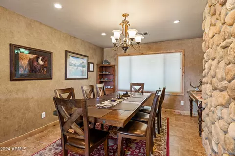 Dining - 1525 W Maddock Rd, Phoenix, AZ 85086 photo 1 of 3