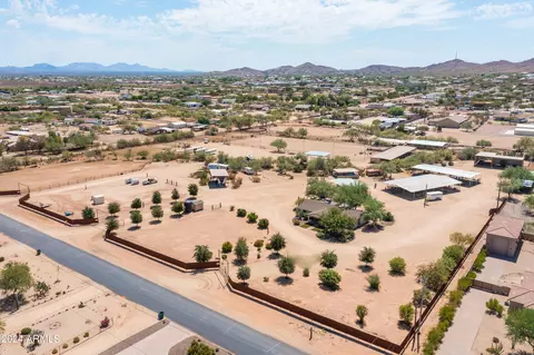 View/Area - 1525 W Maddock Rd, Phoenix, AZ 85086 photo 6 of 10