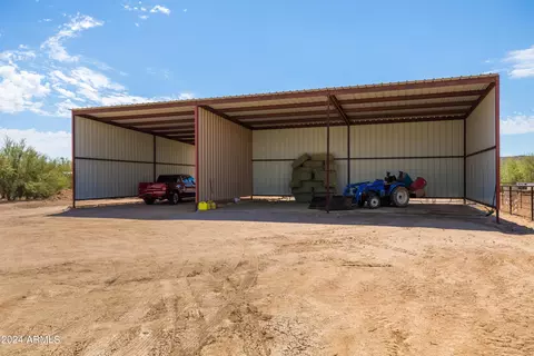 Exterior - 1525 W Maddock Rd, Phoenix, AZ 85086 photo 2 of 26